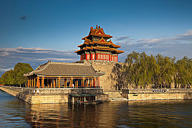 高中小鲜肉叫床gαy勉费／青春之声，校园情感探秘之旅