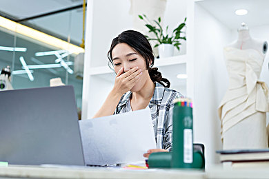 自愿进打光屁股体罚学校｜勇敢者挑战：揭秘体罚学校之谜-2