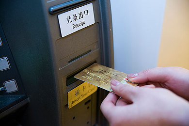 AI生成裸体涩图无码｜AI裸图风波：技术滥用与伦理拷问，社会共治之道-1