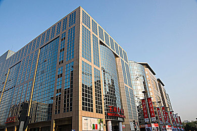 日本av性片／揭秘日本成人影视帝国：市场狂潮、文化碰撞与社会反思-2