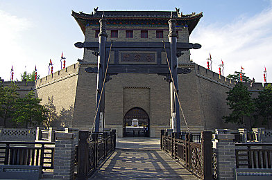 97精产国品一二三产区suv｜穿梭中国风光，驾驭速度激情之旅-2
