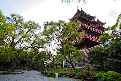 免费av一区二区三区四区／探索秘境：免费游戏四大区域攻略详解，畅游虚拟世界新体验-2