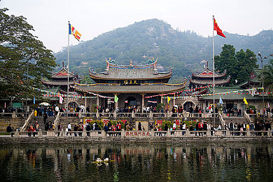 老女人大香蕉／香蕉秘境：南方传承之旅-2