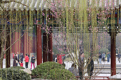 女人天堂国产成人av／虚拟现实成人探险：体验《女人天堂》奇幻故事之旅-3