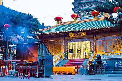 亚洲免费成人在线电影／揭秘：亚洲影视新势力，免费成人在线电影崛起背后的价值与意义-2