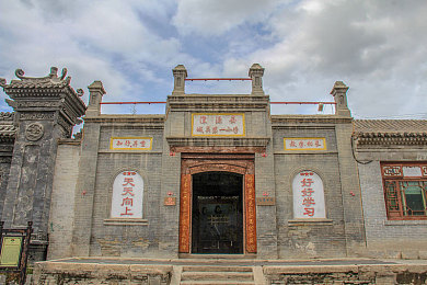 黄色香蕉影院／探秘网络影视平台：揭秘热门“香蕉影院”的视觉盛宴与启示