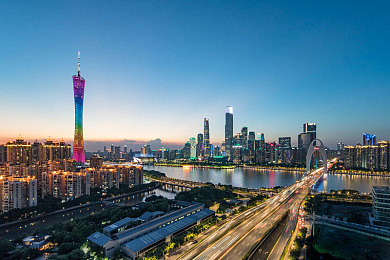 花季传媒黄片｜网络守护者，青少年成长之路-1