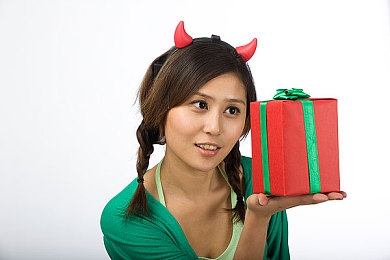人妻性奴隶 在线／虚拟情缘深陷伦理漩涡：揭秘成人游戏《人妻性奴隶》的虚拟世界与道德考验-4