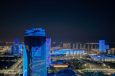 刺激打扑克摇床又疼又叫／新型娱乐设施摇床引争议：安全担忧声声叫，公众呼吁加强监管-3