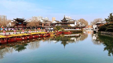 久久久久成人精品免费播放／影视平台激战成人市场，免费播放引发版权争议与行业思考-3