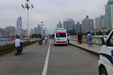 91banana视频／青春视听之旅，探索无限欢笑乐园-3