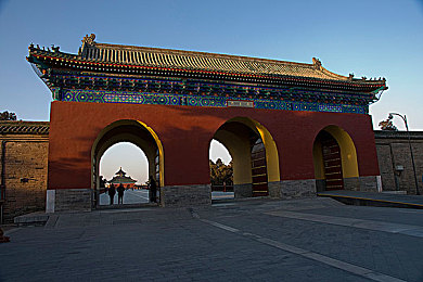 客厅大伦交侩h-MBA是什么｜轻松客厅，实战MBA，人脉拓展之旅-1
