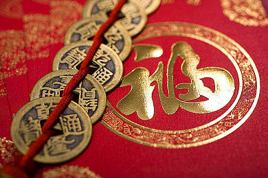 三个老头玩一个老太的背景故事／“邻里互动背后的老龄化现象：揭秘社区“三老一太”社交圈背后的故事与启示”-3