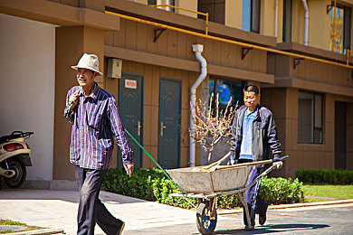 香蕉app在线／娱乐新篇章：探析“香蕉”之外，在线娱乐巨头崛起之路