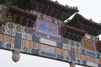青青草 五月天／踏青赏春，五月芳草绿意盎然：探寻青春记忆中的诗意时光-4