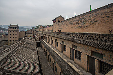 老汉色亚洲av／跨越岁月的影像之旅：亚洲AV中的长者风情与文化传承