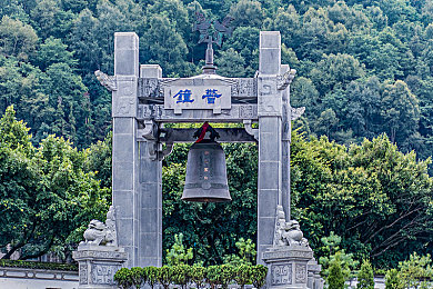 久久久久成人av免费／网络监管漏洞引关注，揭秘“免费成人内容”APP乱象-3