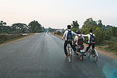 黄色app免费大全／探险之旅开启！手游宝藏《黄色app免费大全》攻略详解，精美画面等你来探索-2