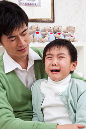 同性男肉视频免费观看／沉浸式体验：游戏展现都市同性爱情故事，探索虚拟世界真挚情感-3