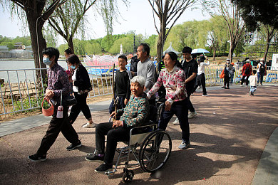 97影院成人免费看／“网络观影盛宴：免费风潮下的版权挑战与产业变革”-5
