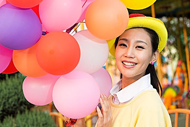 人妻干干／家庭电商传奇：主妇创富之旅