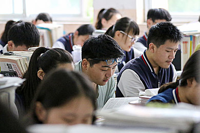 黄网站app视频免费下载oppo｜揭秘OPPO手机：黄网站app轻松解锁免费视频下载新技能-2